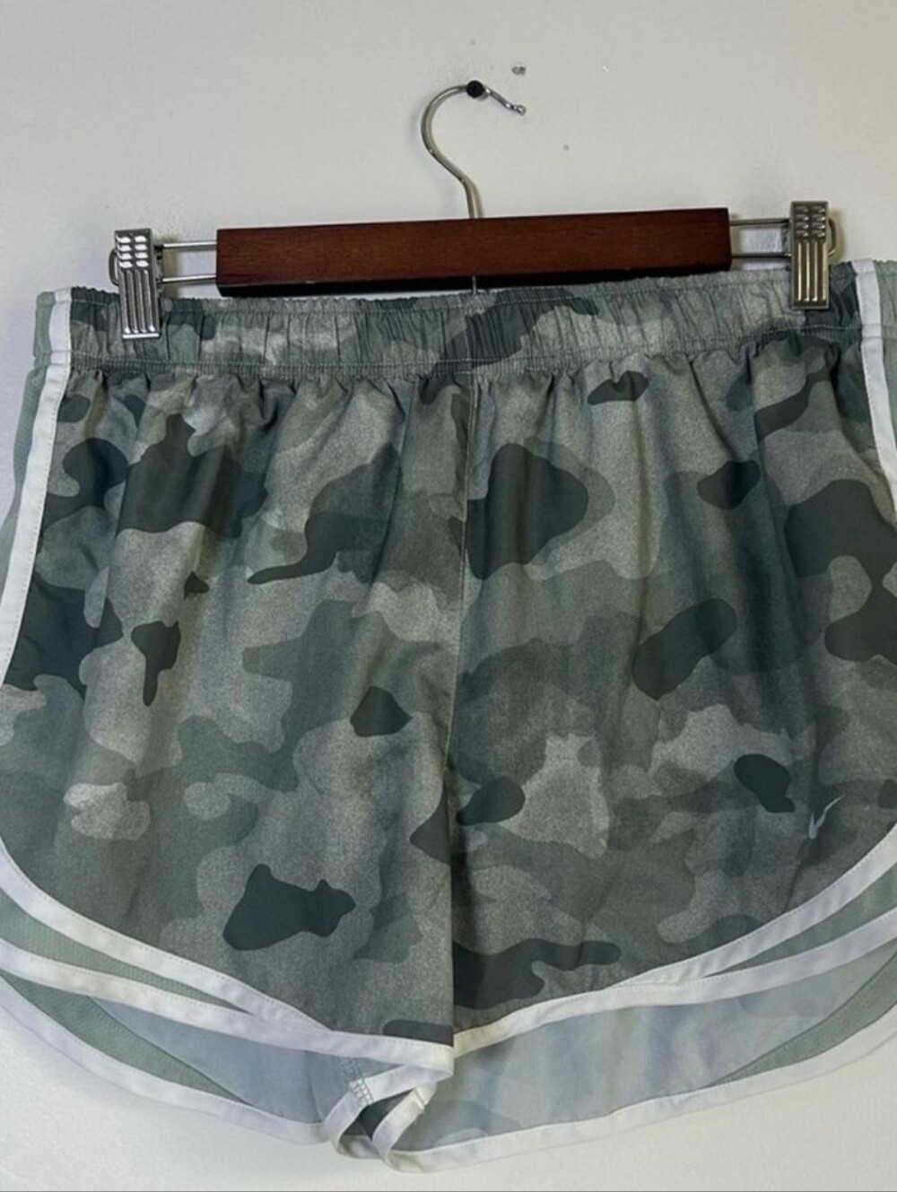 Nike Camo Print Women's Athletic Shorts - Green Size Small